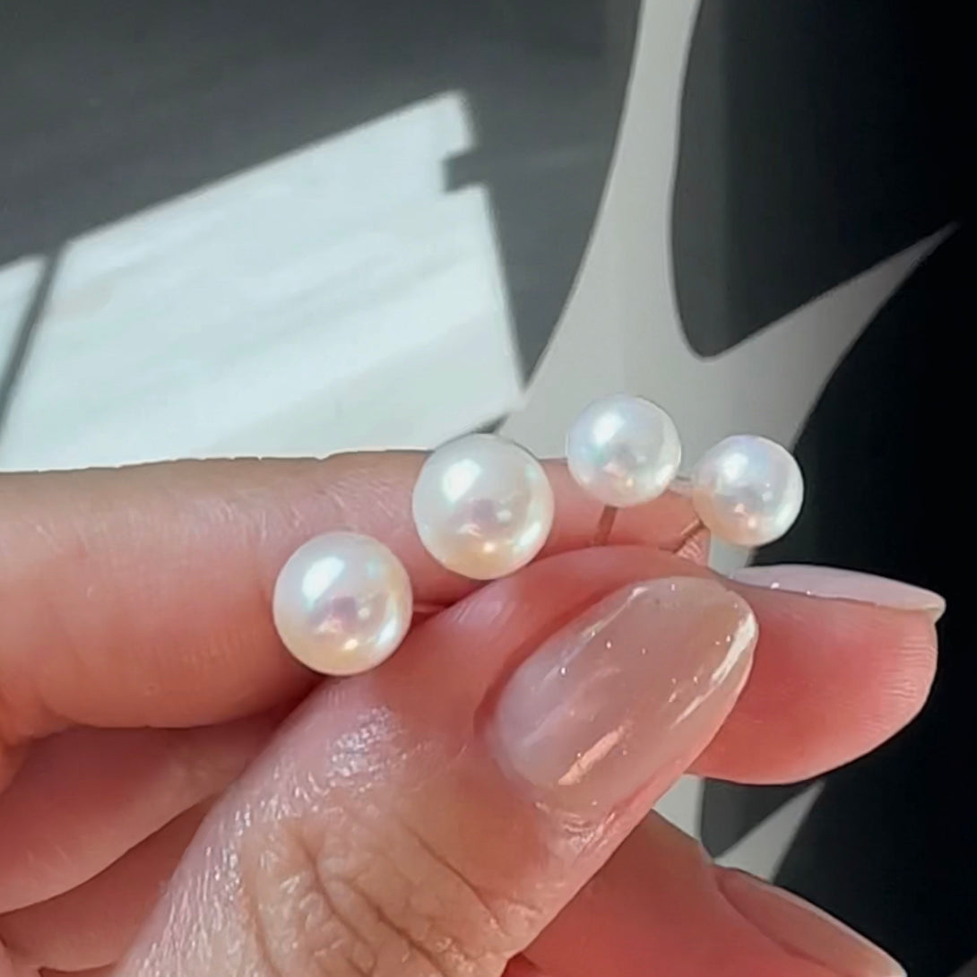 Round 14K Solid Gold Genuine White Pearl Pushback Earrings
These exquisite round 14k solid gold genuine white cultured pearl earrings are crafted using the finest quality pearls mounted on solid 14-karat gold posts. A luxurious choice, these earrings make the perfect accessory for any outfit, complimenting the luster of the pearls' white body color and fine sheen. Enjoy the luxurious and elegance of these beautiful earrings. These timeless beauties come in three sizes: 5mm, 6mm, and 7mm.