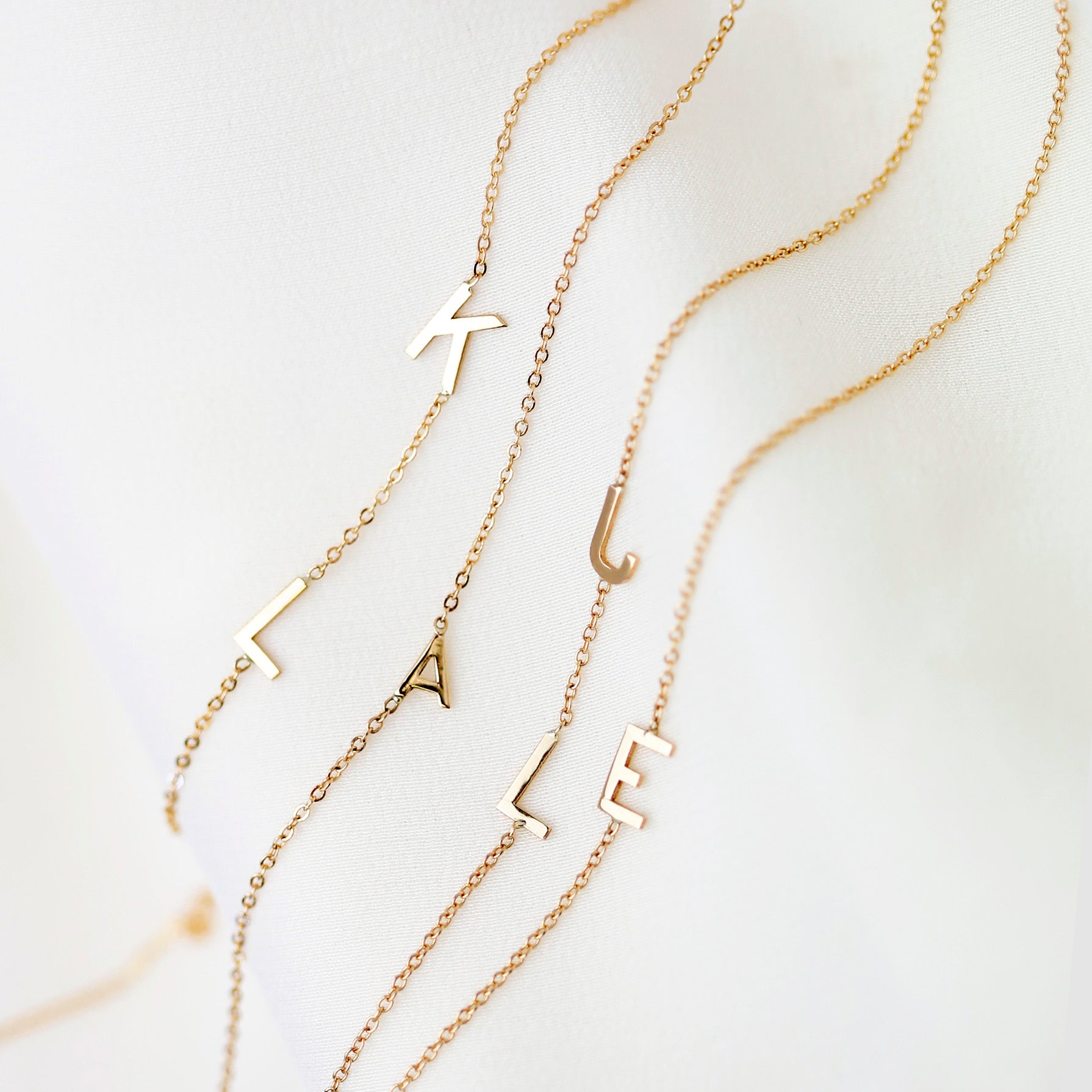 Customize your 14K solid gold initial bracelet. An understated, sleek everyday accessory. Ideal for gifting your loved one.
Simple, minimalist everyday bracelet!
Perfect Gifts for her