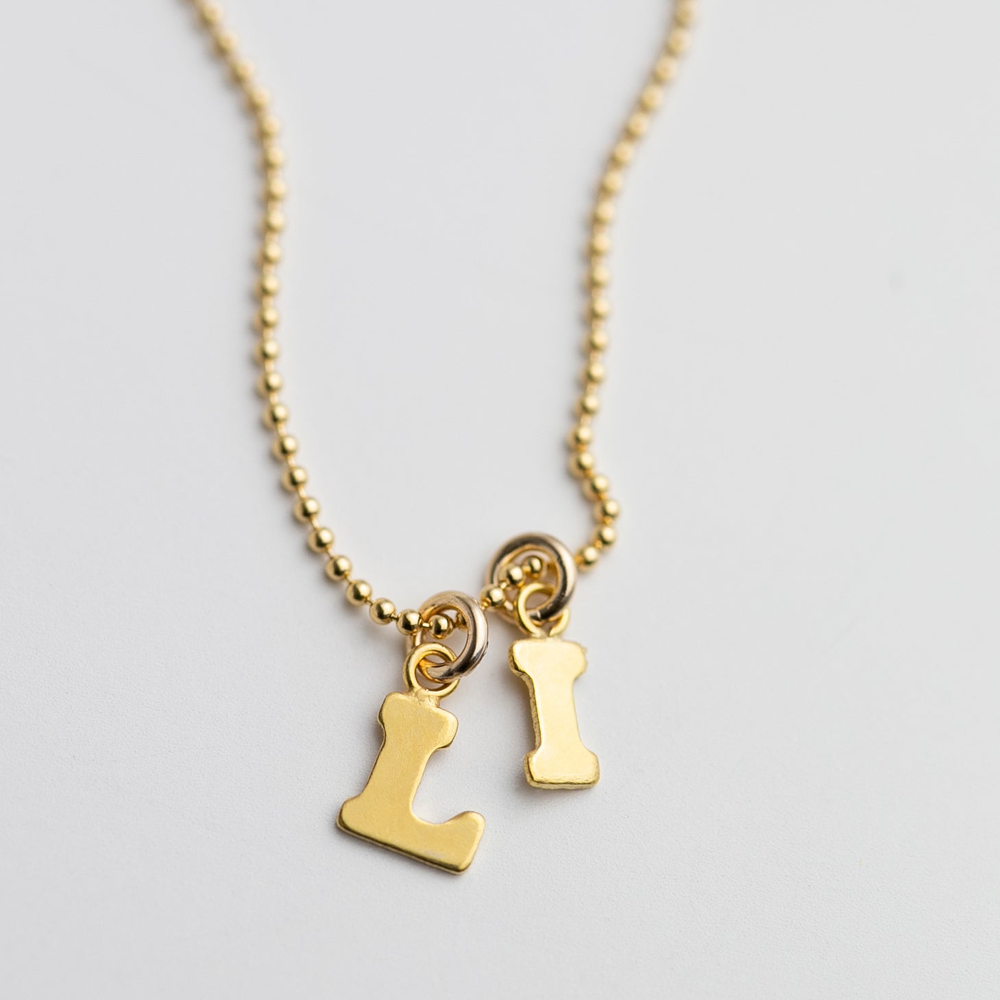 Personalized initials necklace with block font letters
Simple, minimalist everyday necklace
Perfect wearing alone or layering with your favorite necklaces.