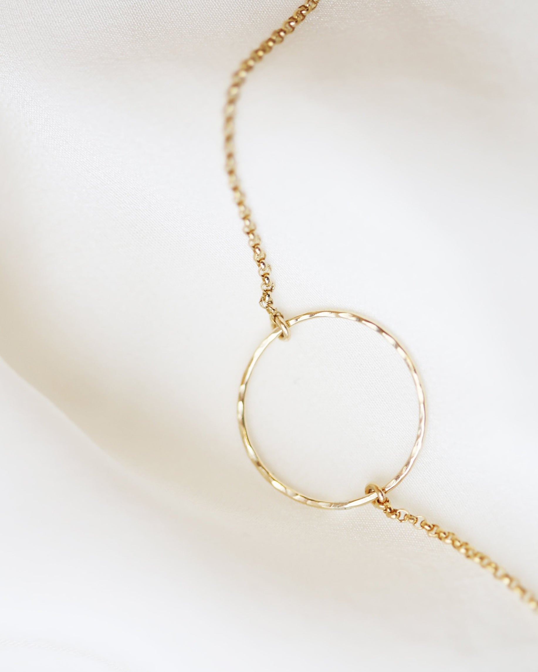 Dainty Gold Hammered Circle Bracelet