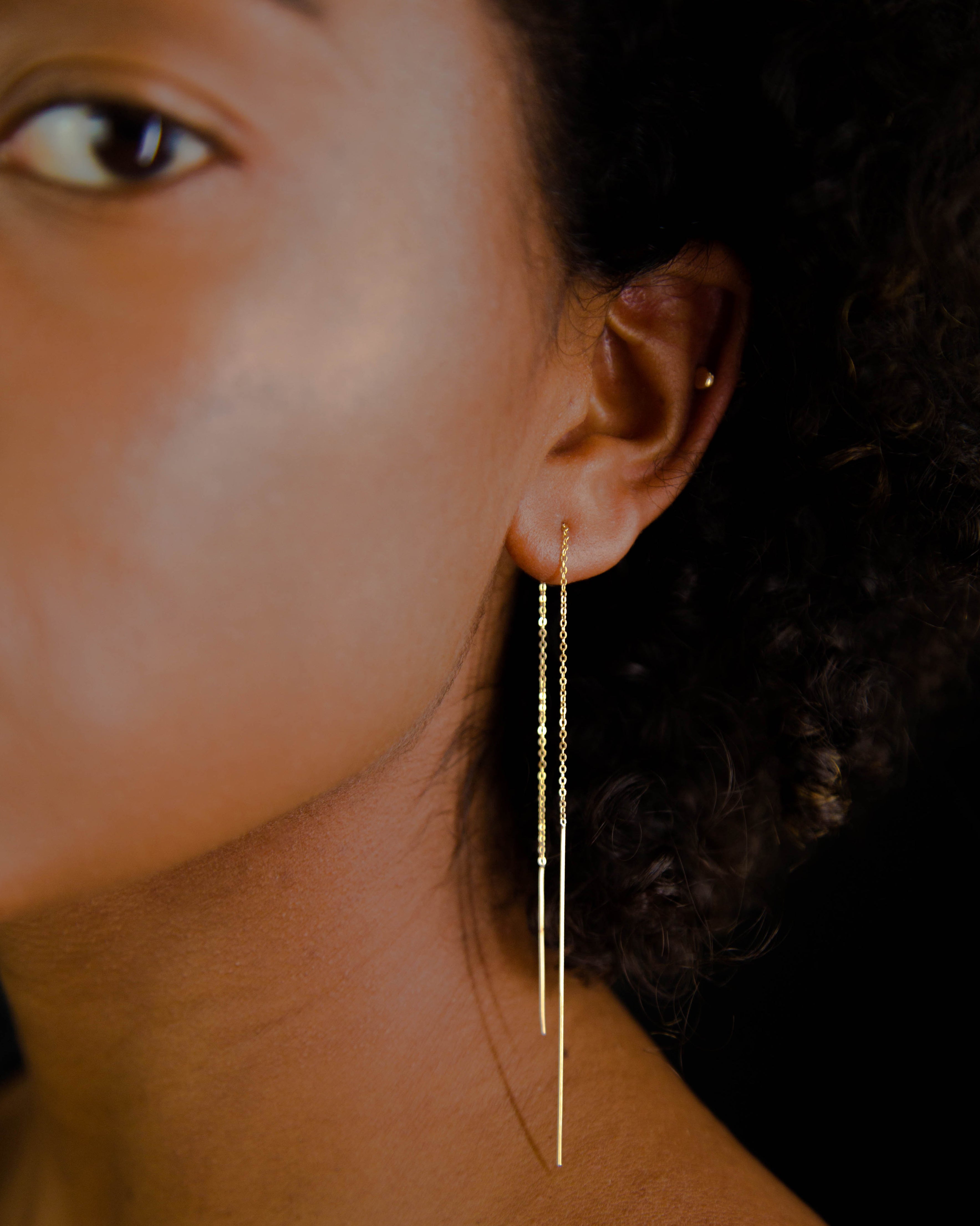 Minimal Mini Button Earrings
Lightest cute small button earrings.