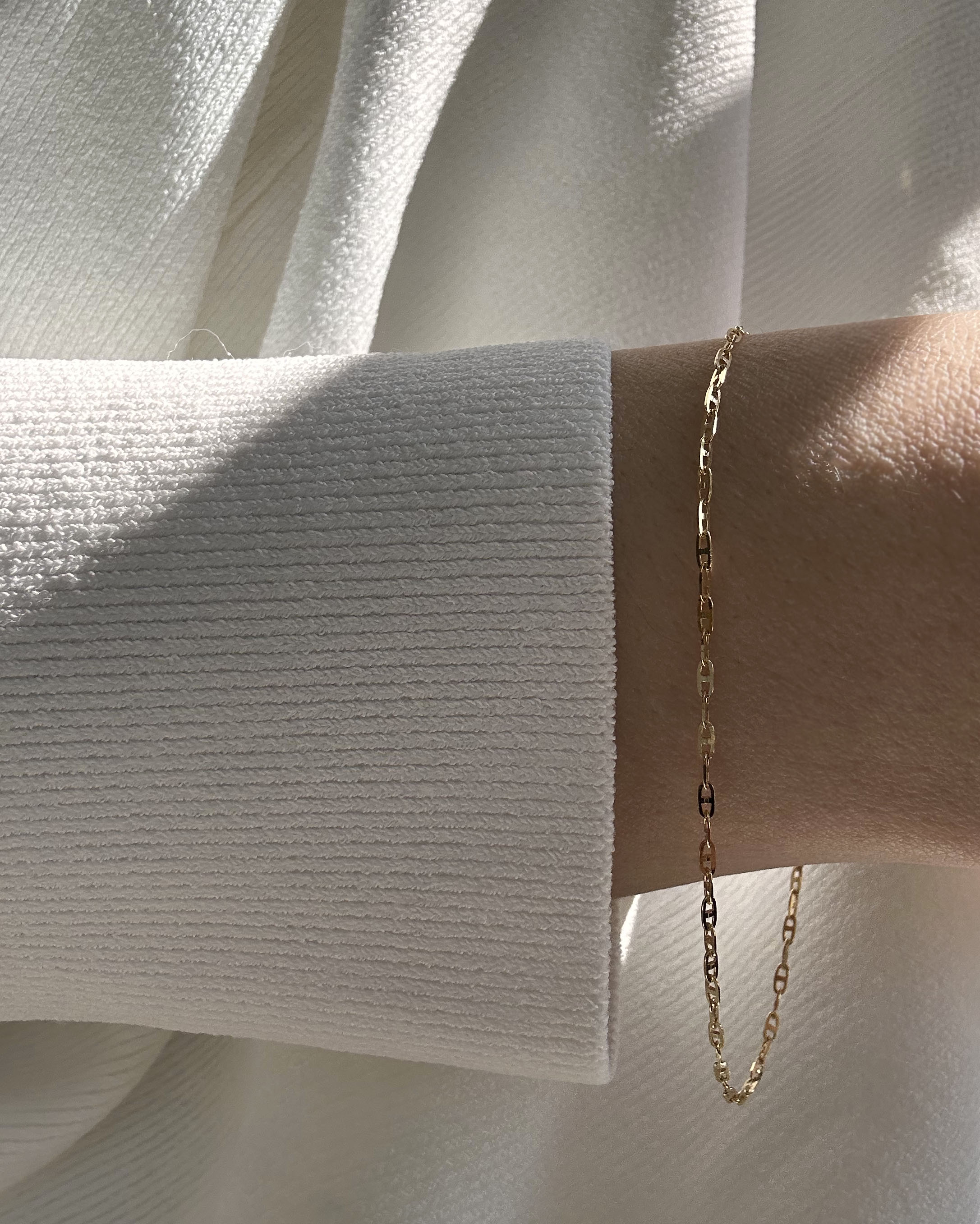 dainty anchor chain bracelet 