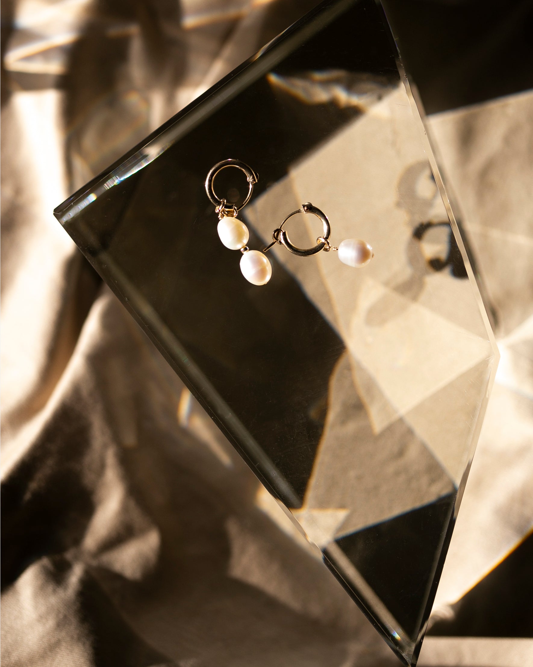 Gold Endless hoop earrings with pearl earrings
Must have staple piece